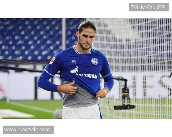 普鲁士门兴中卫尼科尔斯迪克伤缺数周，球队再遇防线考验