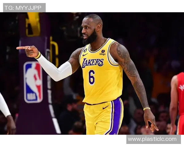 湖人战胜勇士取得三连胜,詹皇出战打破纪录赢得球迷尊敬 湖人战胜勇士取得三连胜,詹皇出战打破纪录赢得球迷尊敬